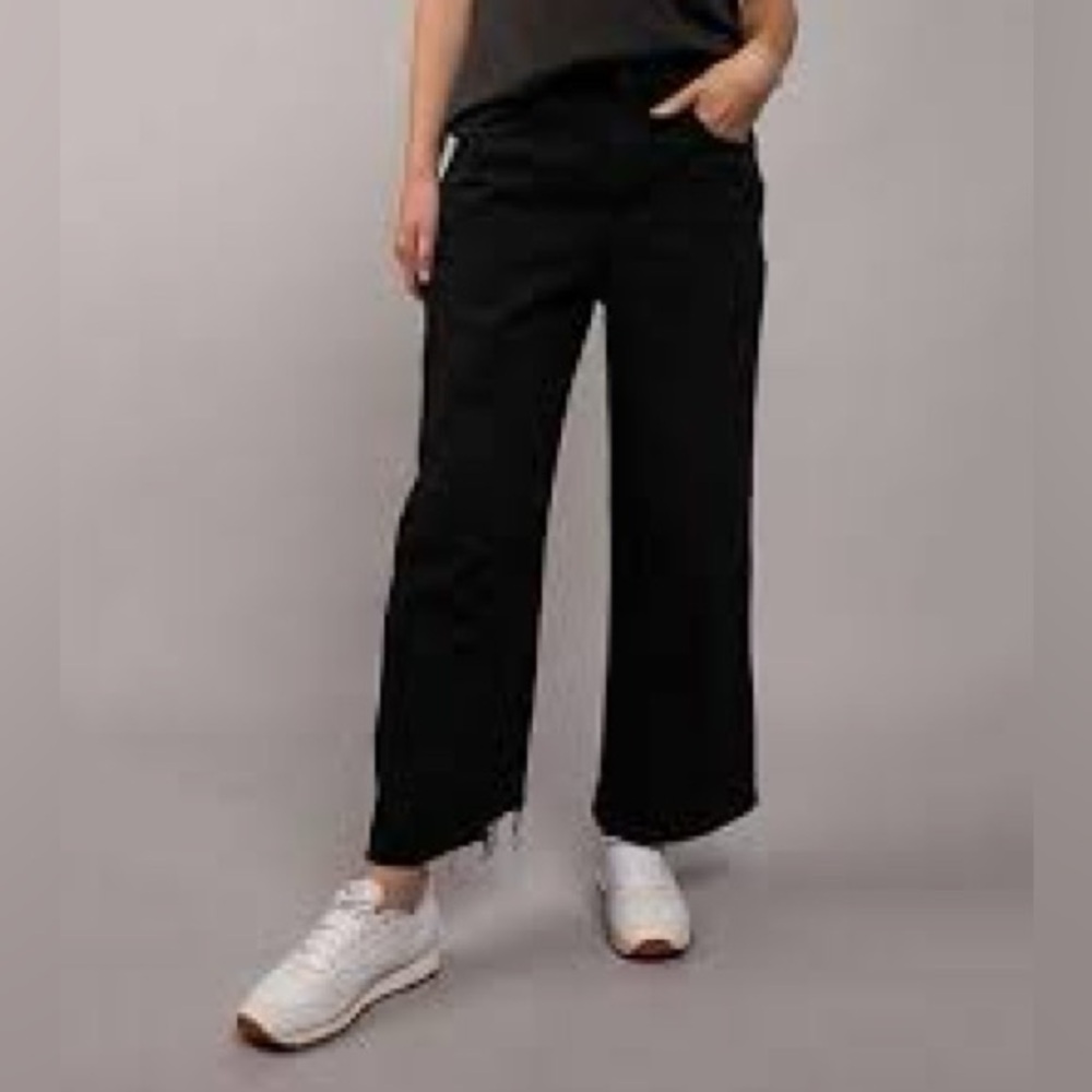 American Eagle Black Baggy Ankle Jeans